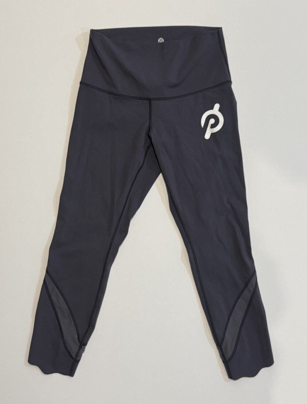 LULULEMON x PELATON Purple Wunder Under Scalloped Hem Capris Sz 8